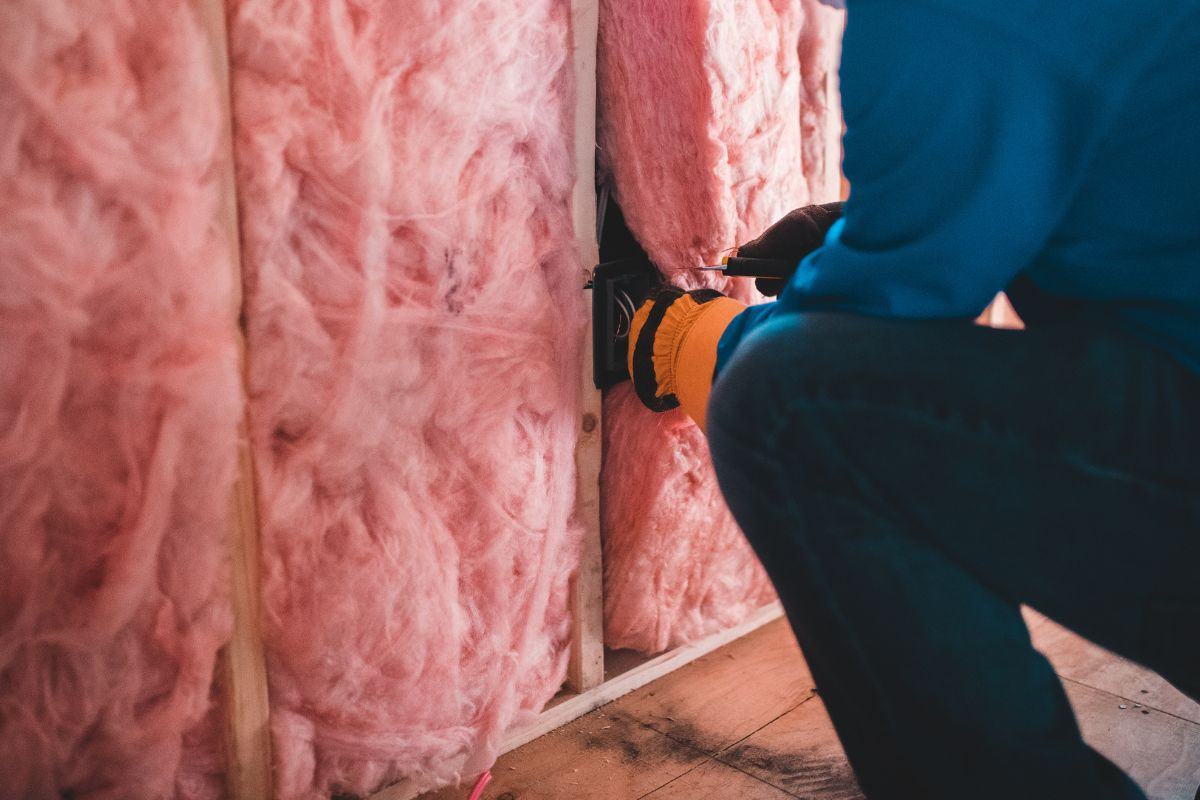 How to soundproof a wall