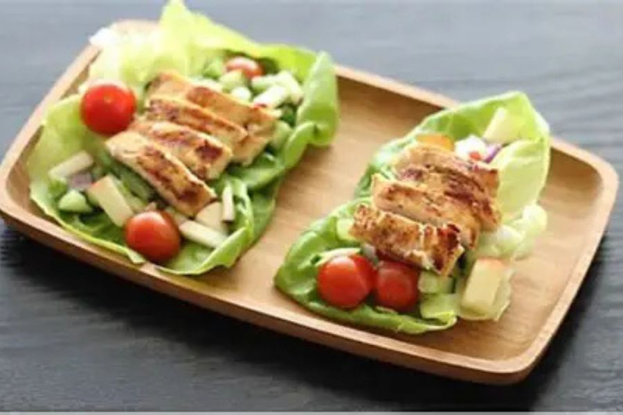 Lettuce Wraps with Grilled Chicken